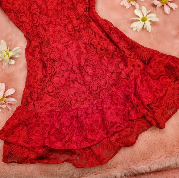 Lace off-the-shoulder dress - Picture 9 of 12